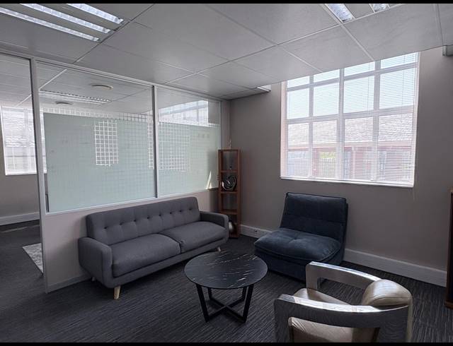 117M² OFFICE TO LET IN DAINFERN
